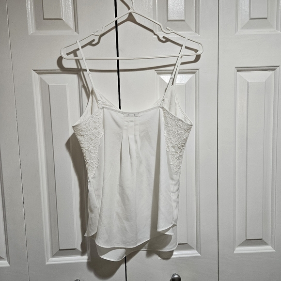 Aritzia Talula White Cami Tank with Lace Detailing Size Medium - Picture 6 of 7